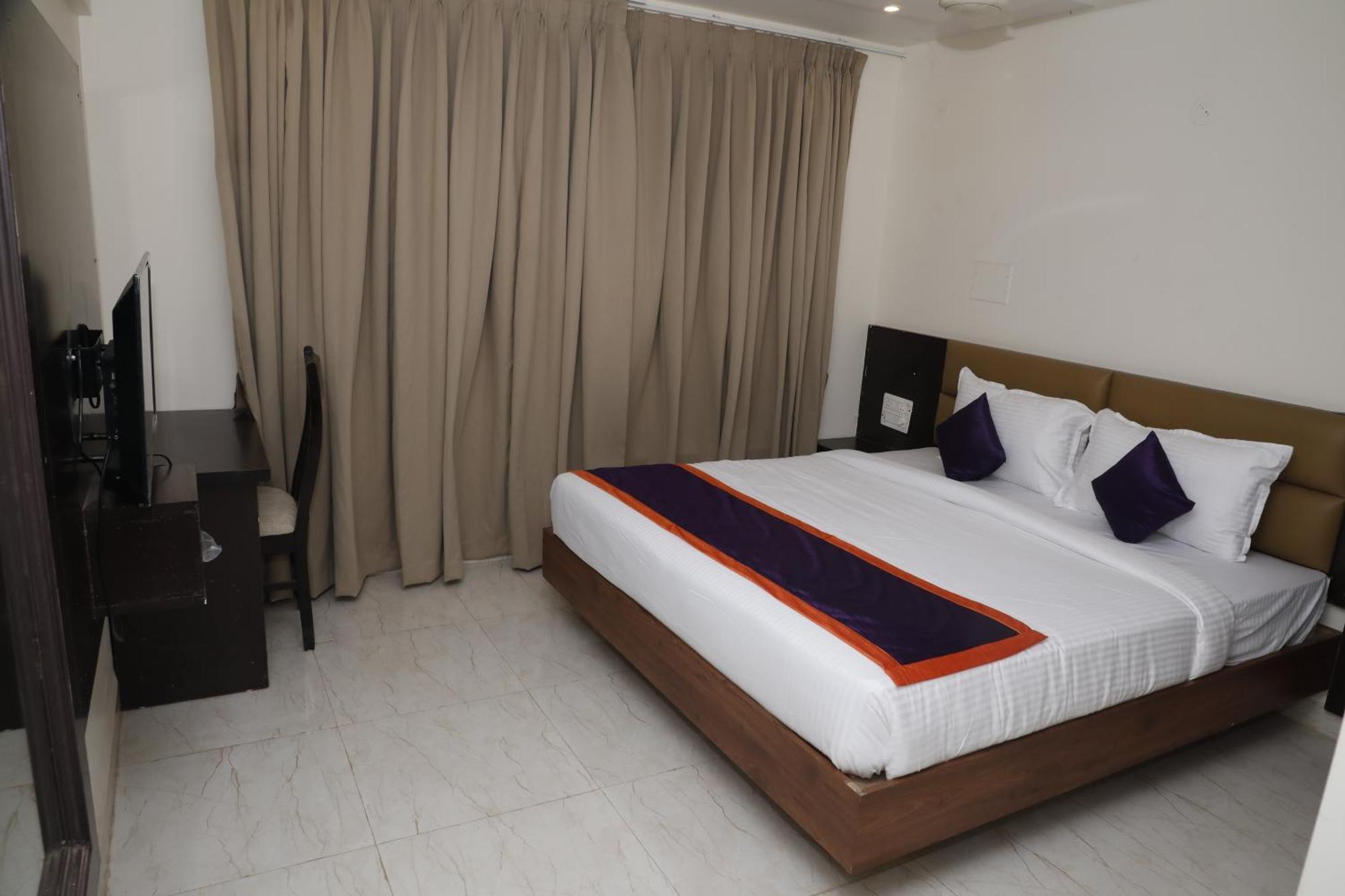 Balaji Gold Inn Hotel Hubli Ngoại thất bức ảnh